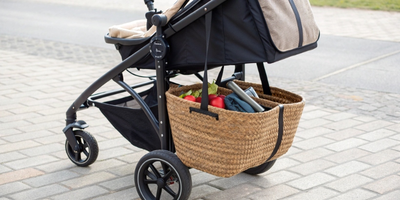 stroller weight and tipping risk